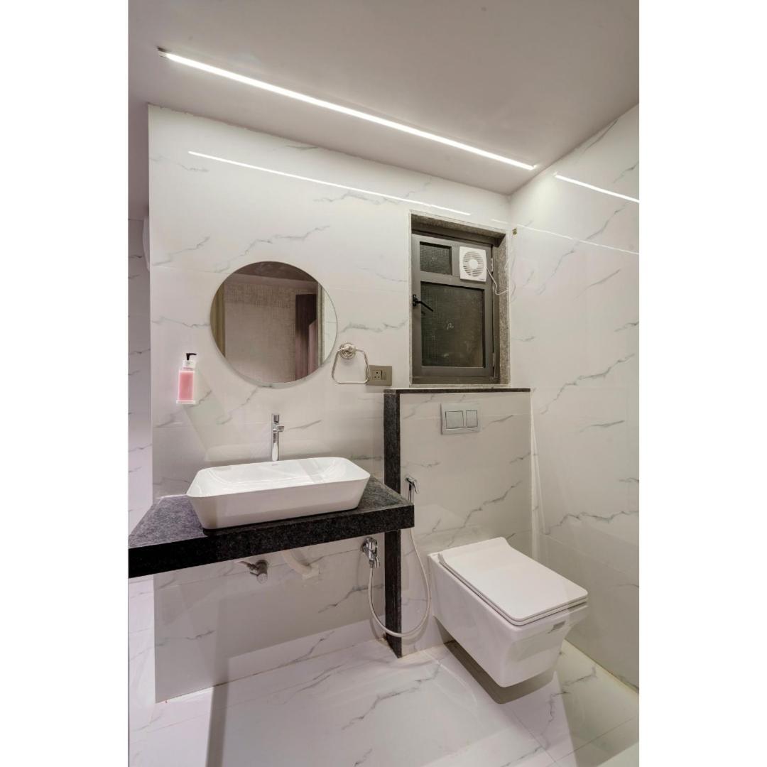 Hotel Sparsh Divine Ahmedabad Esterno foto